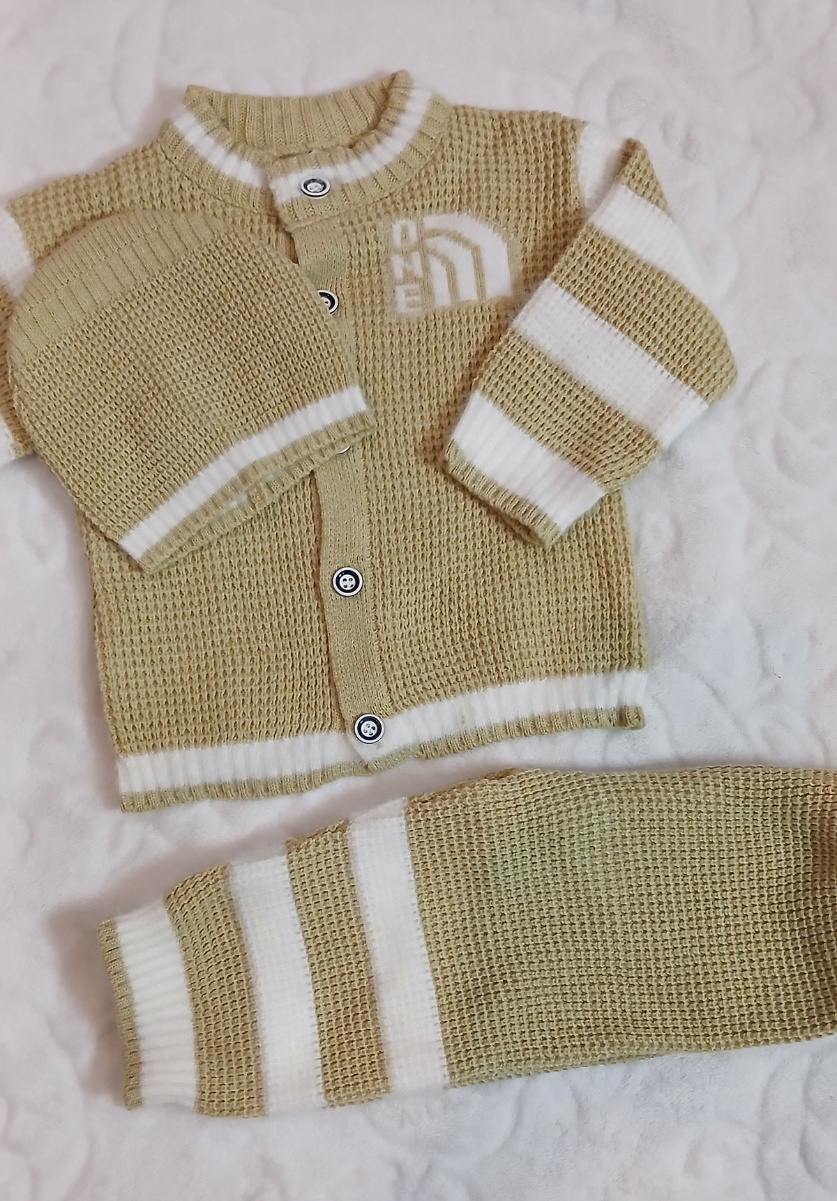 Knitted Baby Set with Cap (6 Colors)